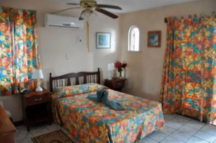 Carib Beach Apartments Negril 