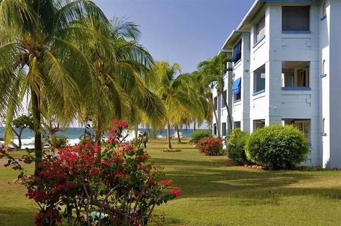 Carib Beach Apartments Negril 