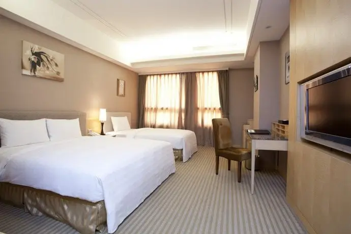 Justwin Grand Hotel 