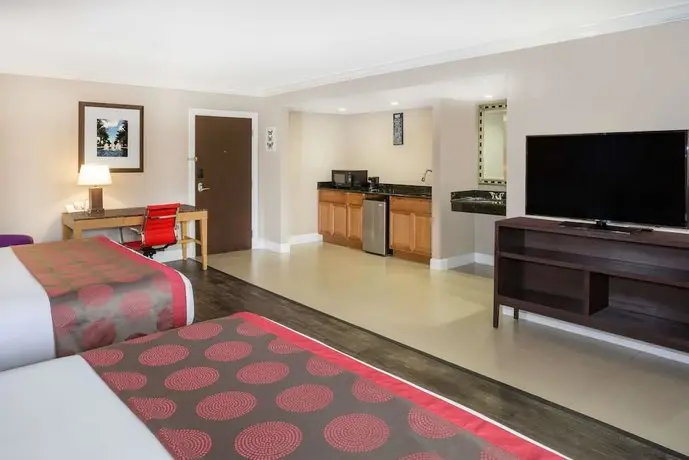 Ramada by Wyndham Miami Springs/Miami International Airport 