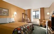 Super 8 by Wyndham Alexandria MN 