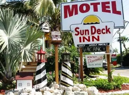 Sun Deck Inn & Suites 