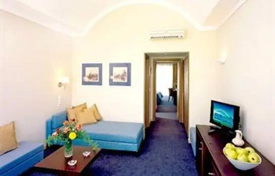 Lakitira Suites 