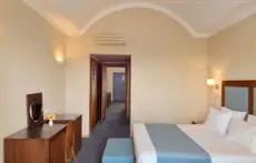 Lakitira Suites 