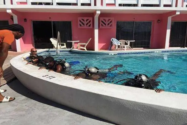 Bell Channel Inn Hotel & Scuba Diving Retreat 