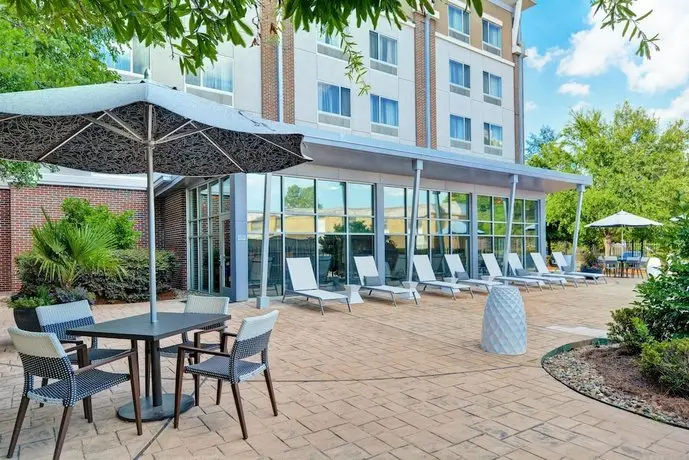 DoubleTree by Hilton Baton Rouge 