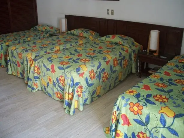 Sands Acapulco Hotel & Bungalows 