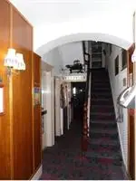 St Albans Hotel - Guest House 