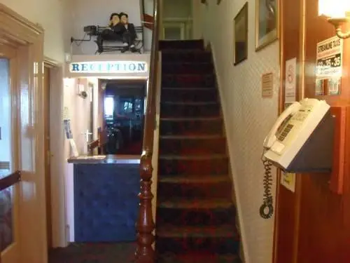 St Albans Hotel - Guest House 