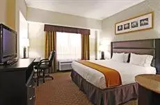 Holiday Inn Express Hotel & Suites Ottawa Airport 