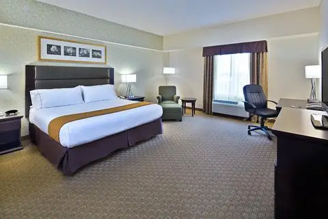 Holiday Inn Express Hotel & Suites Ottawa Airport 