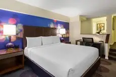 Cambria Hotel & Suites Chicago Magnificent Mile 