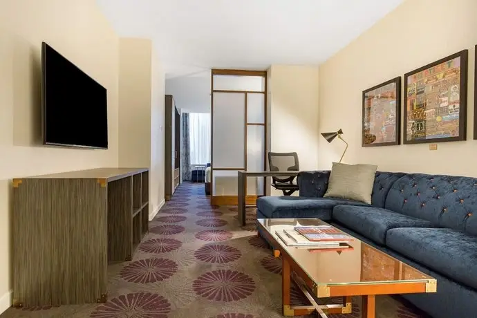 Cambria Hotel & Suites Chicago Magnificent Mile 