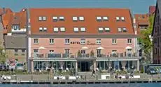 Hotel Am Yachthafen Waren 