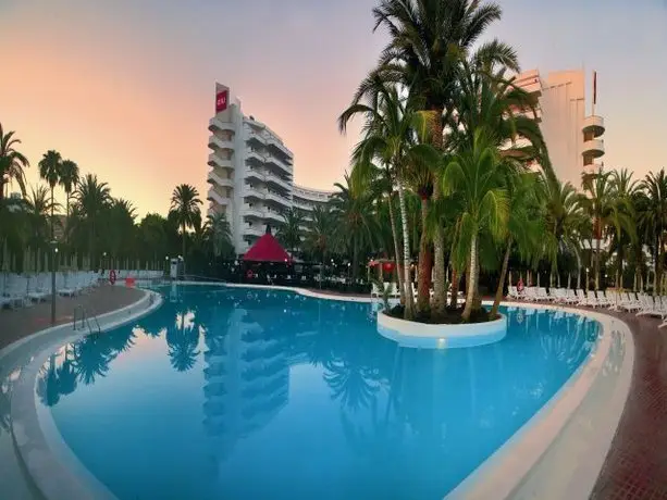 Hotel Riu Papayas 