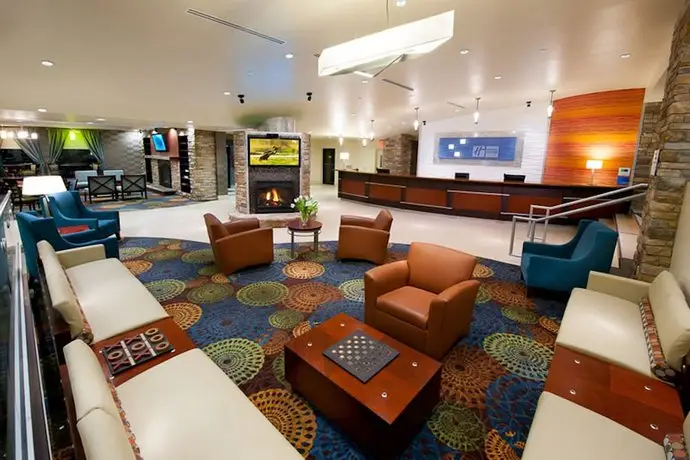 Holiday Inn Express & Suites Pittsburgh West - Greentree