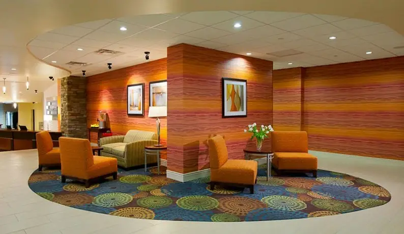 Holiday Inn Express & Suites Pittsburgh West - Greentree 