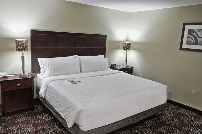 Holiday Inn Express & Suites Pittsburgh West - Greentree 