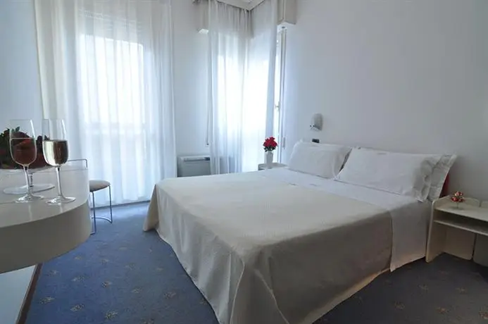 Hotel Nettuno Pesaro 