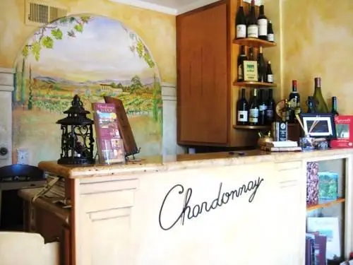 Chardonnay Lodge 