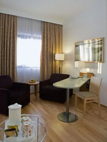 Holiday Inn Helsinki-Vantaa Airport 