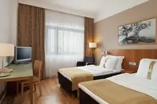 Holiday Inn Helsinki-Vantaa Airport 