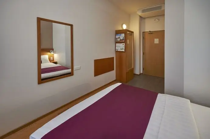 Holiday Inn Helsinki-Vantaa Airport 