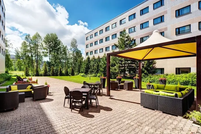 Holiday Inn Helsinki-Vantaa Airport 