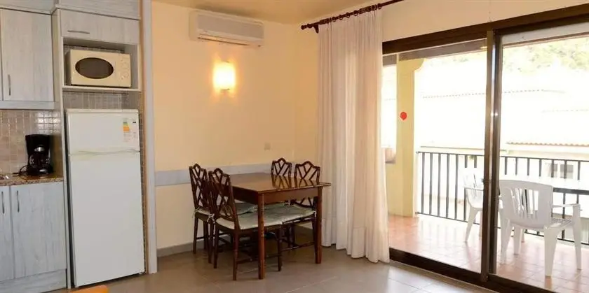 Apartamentos Jademar 