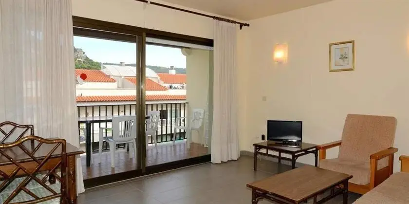 Apartamentos Jademar 