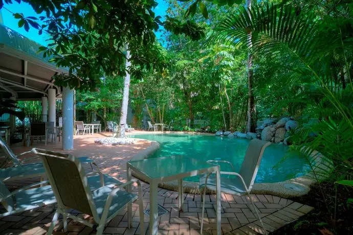 Port Douglas Outrigger Holiday Apartments