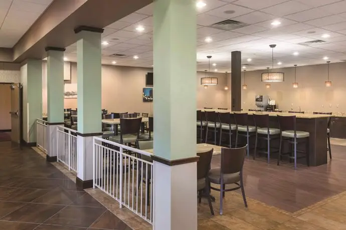 Best Western Plus Bloomington Hotel