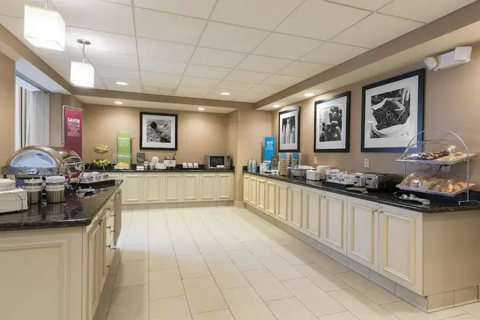 Hampton Inn & Suites Hartford-Manchester 