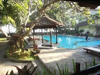 Bali Lovina Beach Cottages 