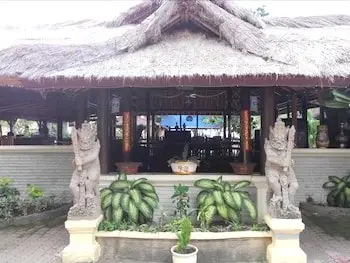 Bali Lovina Beach Cottages 