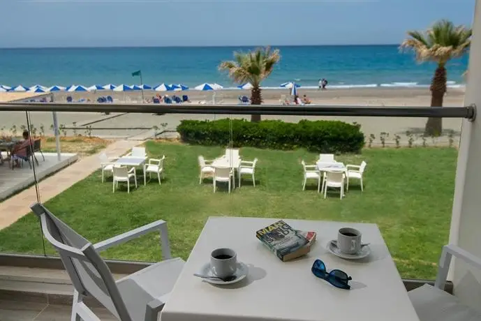 Iperion Beach Hotel 