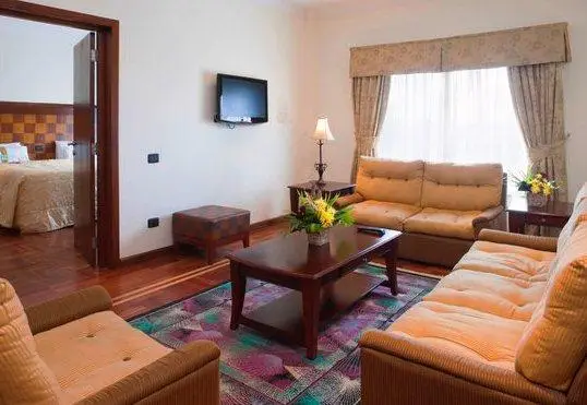 Holiday Inn Accra Airport 