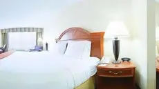 Holiday Inn Express Hotel & Suites Dayton-Centerville 