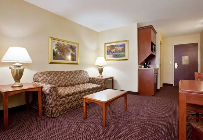 Holiday Inn Express Hotel & Suites Dayton-Centerville 