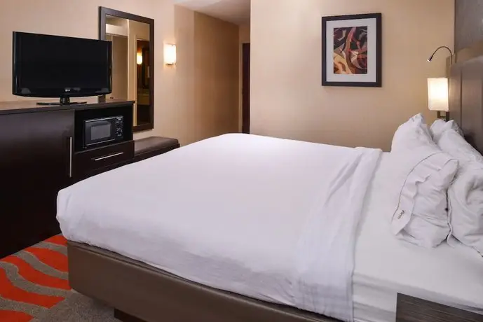 Holiday Inn Express Hotel & Suites Dayton-Centerville 