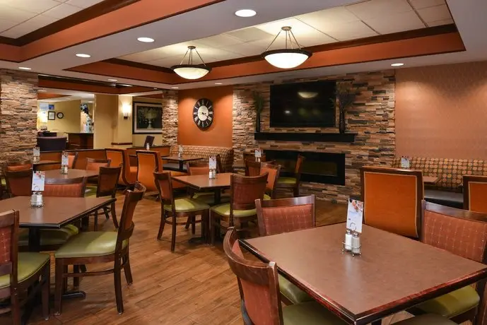 Holiday Inn Express Hotel & Suites Dayton-Centerville 