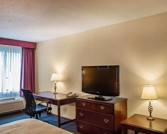 Quality Inn & Suites Forest Park Cincinnati 