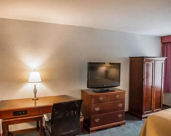 Quality Inn & Suites Forest Park Cincinnati 