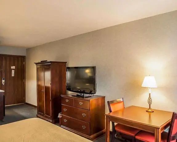 Quality Inn & Suites Forest Park Cincinnati 