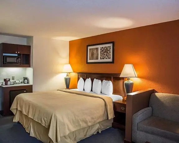 Quality Inn & Suites Forest Park Cincinnati 