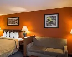 Quality Inn & Suites Forest Park Cincinnati 