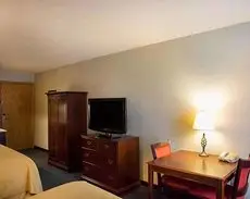 Quality Inn & Suites Forest Park Cincinnati 