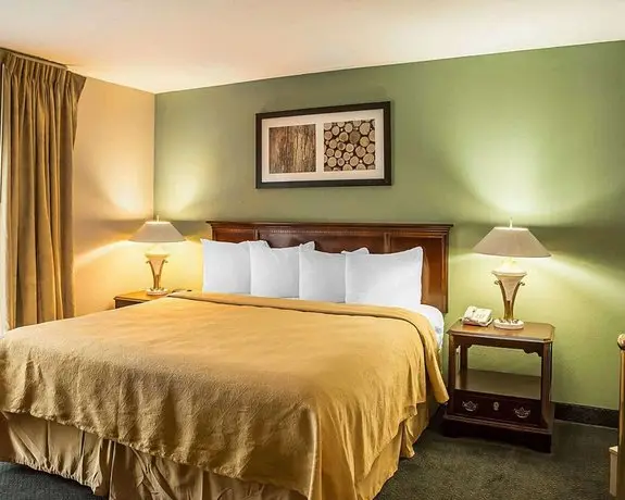 Quality Inn & Suites Forest Park Cincinnati 