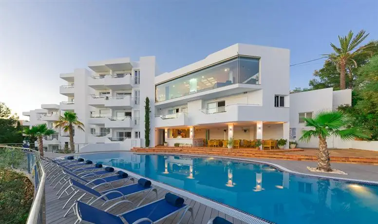 Ferrera Beach Apartments 