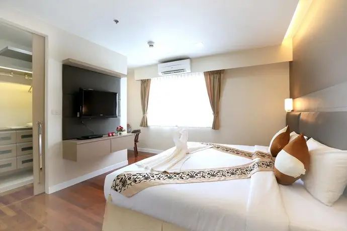 J Town Serviced Apartments 